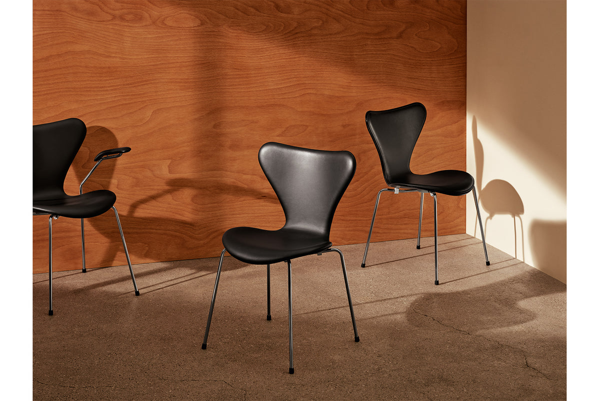 ARNE JACOBSEN MODEL 3207 FULLY UPHOLSTERED