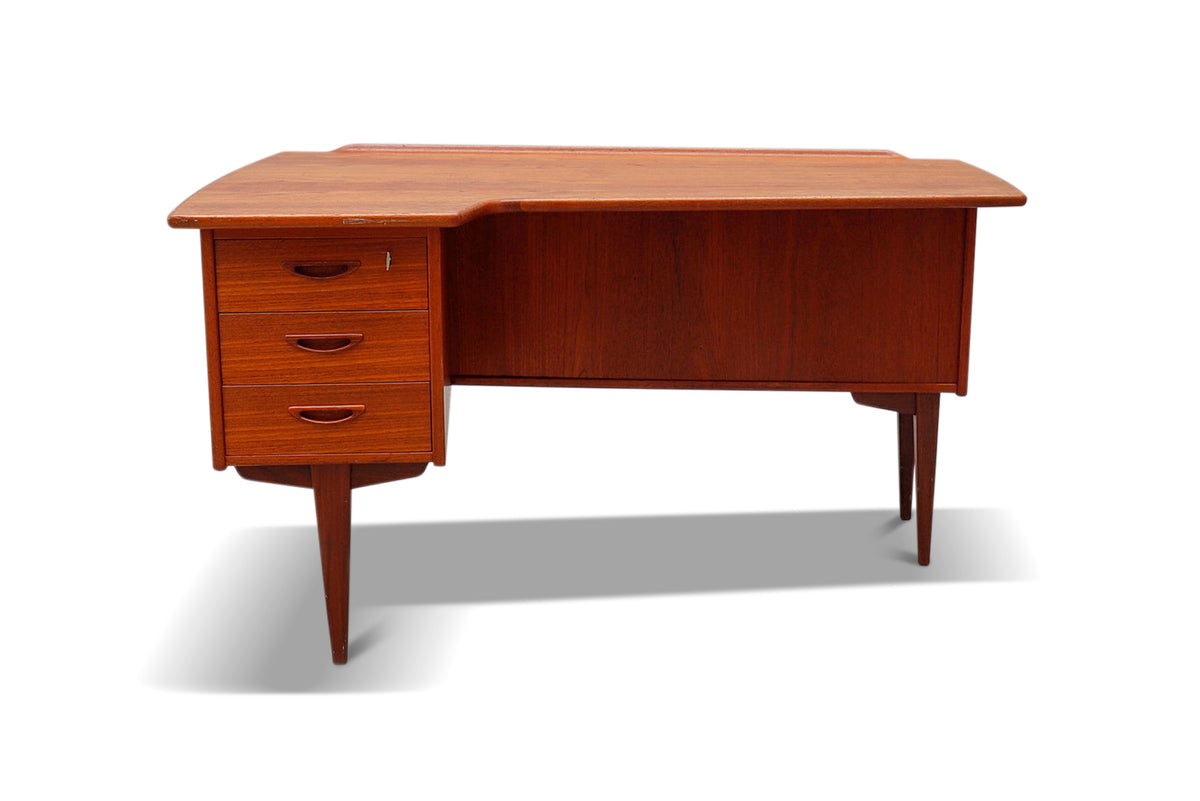 TEAK BOOMERANG DESK BY GORAN STRAND