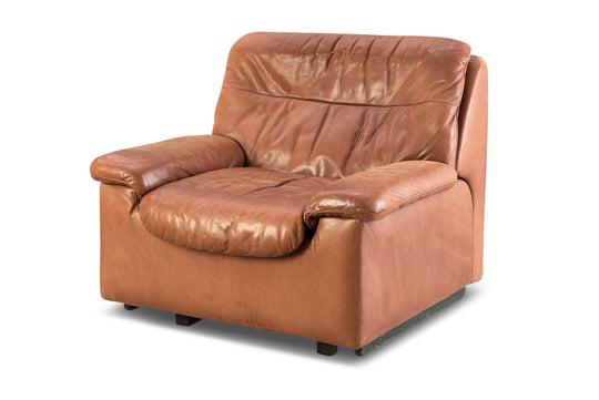 DESEDE "DS-66" LOUNGE CHAIR IN PATINATED LEATHER