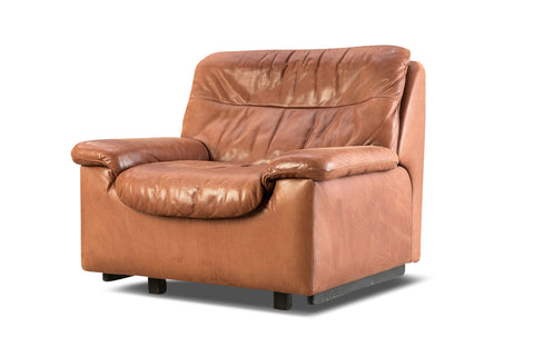 DESEDE "DS-66" LOUNGE CHAIR IN PATINATED LEATHER