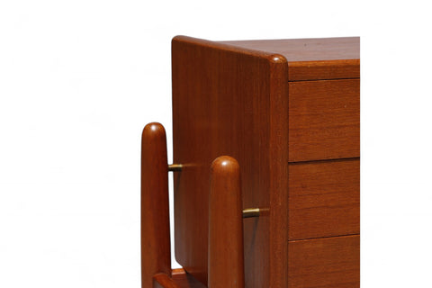 ARNE WAHL IVERSEN MODEL 36 PLANTER / HALLWAY CHEST IN TEAK  side view close up