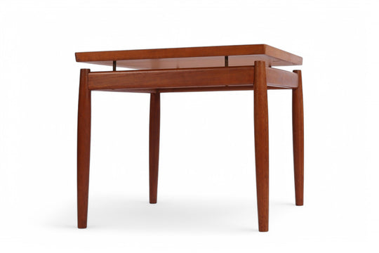 SQUARE GRETE JALK COFFEE / SIDE TABLE IN TEAK