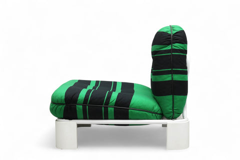 Side view highlighting playful 1970s silhouette and stance