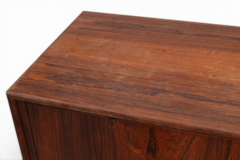 Figured rosewood grain detail on 1960s Sola Møbelfabrik rotating bar cabinet