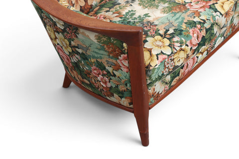 Teak frame detail on Bertil Fridhagen Aristokrat lounge chair — Broderna Andersson