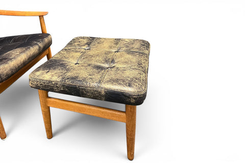 Highback headrest detail of FD 164 chair - 1960s teak leather