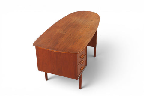 Top surface and grain detail of teak desk - 1950s-60s Danish modern