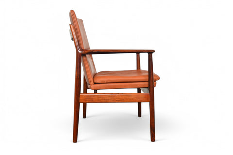 MODEL 431 ARMCHAIR SIDE VIEW