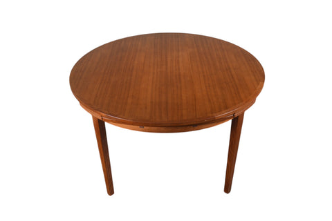 LOTUS / FLIP FLAP DINING TABLE IN TEAK BY DYRLUND