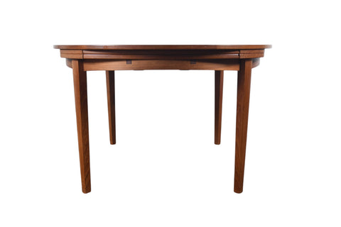 LOTUS / FLIP FLAP DINING TABLE IN TEAK BY DYRLUND