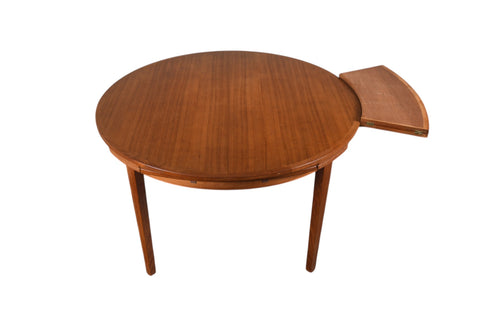 LOTUS / FLIP FLAP DINING TABLE IN TEAK BY DYRLUND