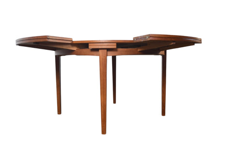 LOTUS / FLIP FLAP DINING TABLE IN TEAK BY DYRLUND