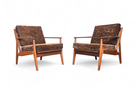 RARE PAIR OF ARNE VODDER FOR VAMO LOUNGE CHAIRS IN TEAK