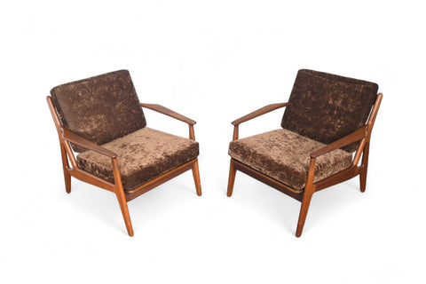 RARE PAIR OF ARNE VODDER FOR VAMO LOUNGE CHAIRS IN TEAK