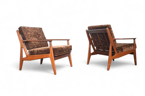 RARE PAIR OF ARNE VODDER FOR VAMO LOUNGE CHAIRS IN TEAK