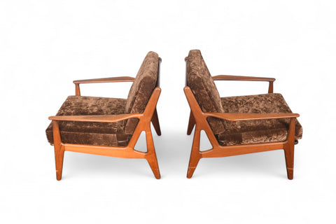 RARE PAIR OF ARNE VODDER FOR VAMO LOUNGE CHAIRS IN TEAK