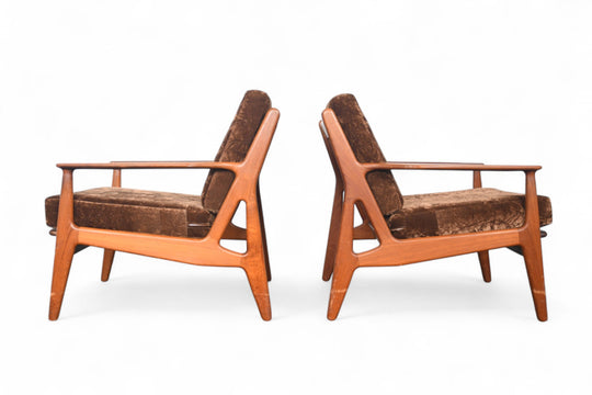 RARE PAIR OF ARNE VODDER FOR VAMO LOUNGE CHAIRS IN TEAK
