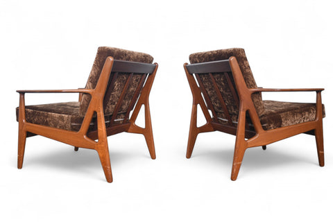 RARE PAIR OF ARNE VODDER FOR VAMO LOUNGE CHAIRS IN TEAK