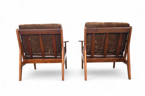 RARE PAIR OF ARNE VODDER FOR VAMO LOUNGE CHAIRS IN TEAK