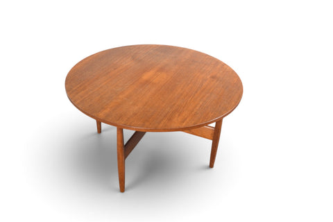 SMALL ROUND TEAK COFFEE / SIDE TABLE