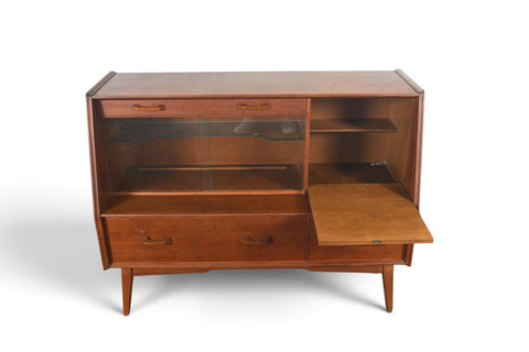 EARLY E. GOMME / G PLAN CREDENZA IN TEAK + OAK