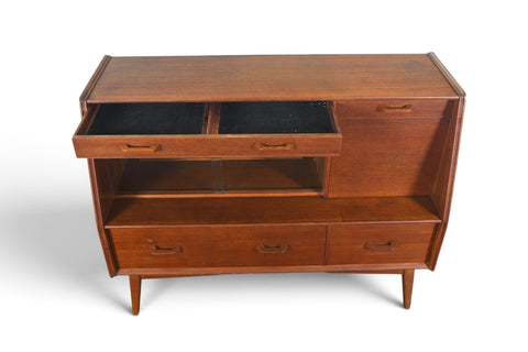 EARLY E. GOMME / G PLAN CREDENZA IN TEAK + OAK