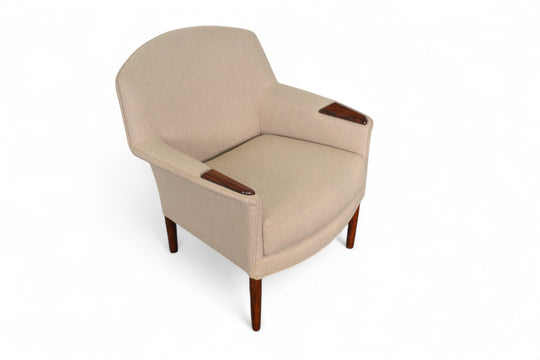 AKSEL BENDER MADSEN MODEL 4401 LOUNGE CHAIR IN ROSEWOOD