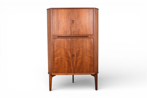 BORUP MØBELFABRIK "BM207" TEAK CORNER UNIT / BAR WITH PULLOUT TRAY