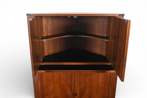 BORUP MØBELFABRIK "BM207" TEAK CORNER UNIT / BAR WITH PULLOUT TRAY