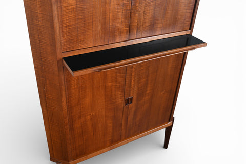 BORUP MØBELFABRIK "BM207" TEAK CORNER UNIT / BAR WITH PULLOUT TRAY