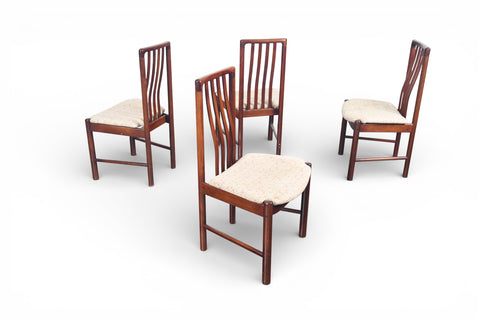 SET OF FOUR HIGHBACK DINING CHAIRS IN MAHOGANY