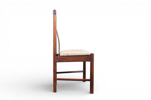 SET OF FOUR HIGHBACK DINING CHAIRS IN MAHOGANY