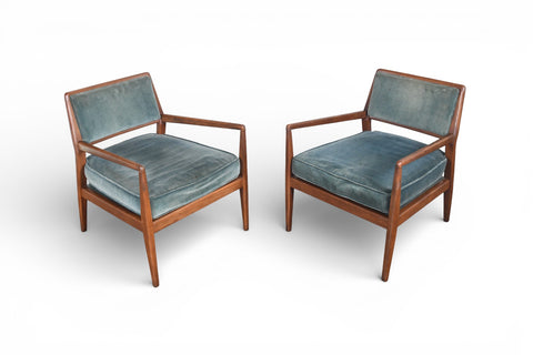 PAIR OF AMERICAN WALNUT LOUNGE CHAIRS, 1960s