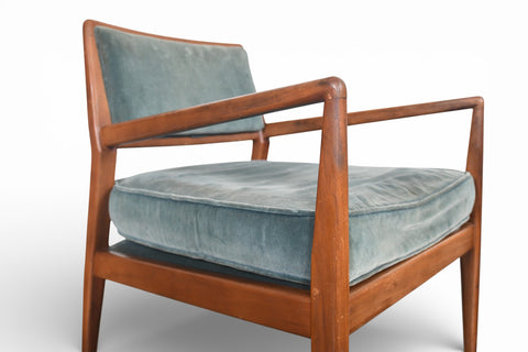 PAIR OF AMERICAN WALNUT LOUNGE CHAIRS, 1960s