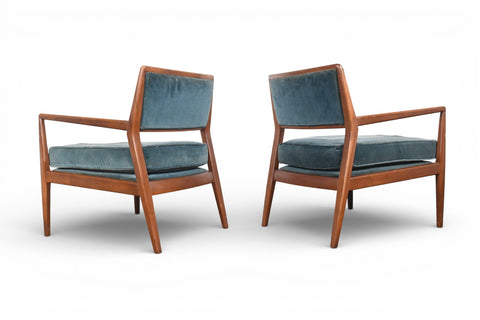 PAIR OF AMERICAN WALNUT LOUNGE CHAIRS, 1960s