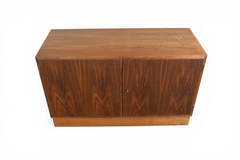 CARLO JENSEN WALNUT CREDENZA BY HUNDEVAD + CO | DANISH MODERN 1960s