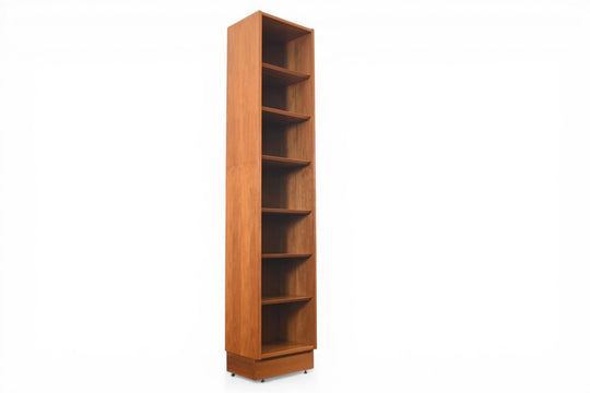 CARLO JENSEN NARROW TEAK BOOKCASE BY HUNDEVAD + CO
