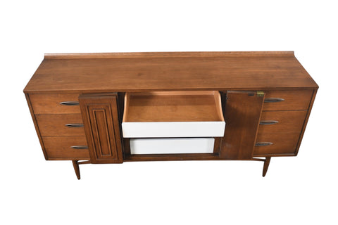 BROYHILL SCULPTRA NINE DRAWER LOW DRESSER IN WALNUT | MID CENTURY MODERN 1960s