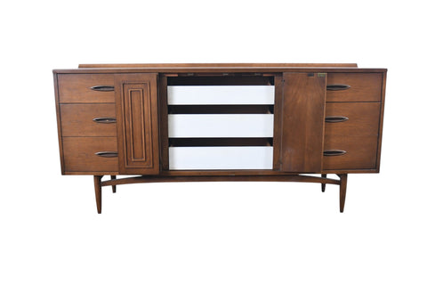 BROYHILL SCULPTRA NINE DRAWER LOW DRESSER IN WALNUT | MID CENTURY MODERN 1960s
