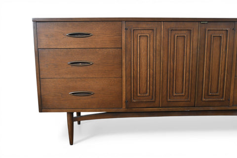 BROYHILL SCULPTRA NINE DRAWER LOW DRESSER IN WALNUT | MID CENTURY MODERN 1960s