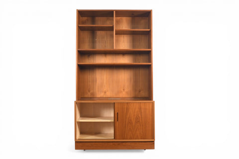 CARLO JENSEN TEAK CREDENZA WITH BOOKCASE HUTCH #2 BY HUNDEVAD + CO | DANISH MODERN 1960s