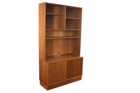 CARLO JENSEN TEAK CREDENZA WITH BOOKCASE HUTCH #2 BY HUNDEVAD + CO | DANISH MODERN 1960s