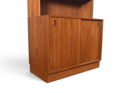 DANISH MODERN TEAK CREDENZA WITH SMOKED GLASS HUTCH | DANISH MODERN 1960s