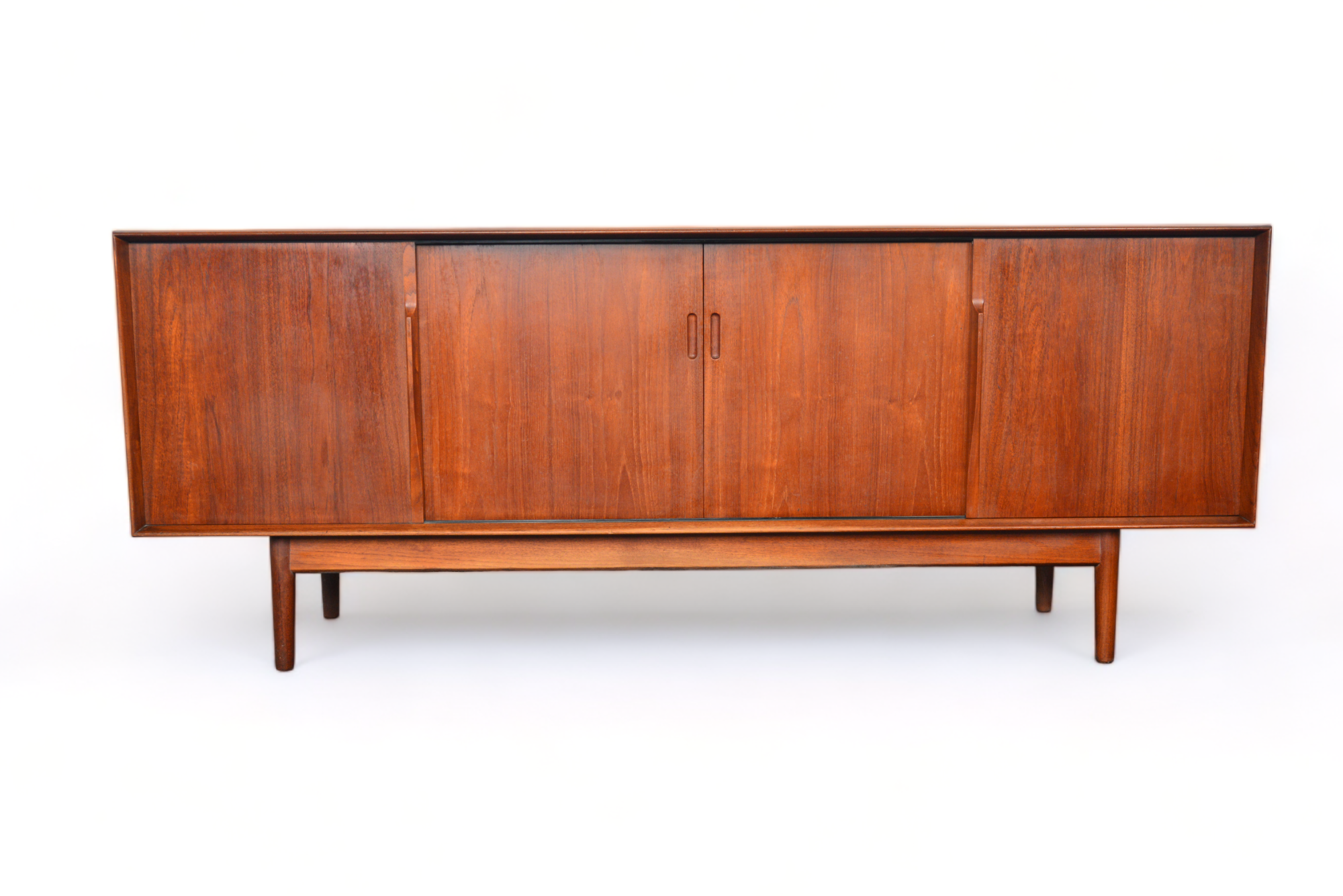 Stylish Mid-Century Modern Credenzas: Shop Now