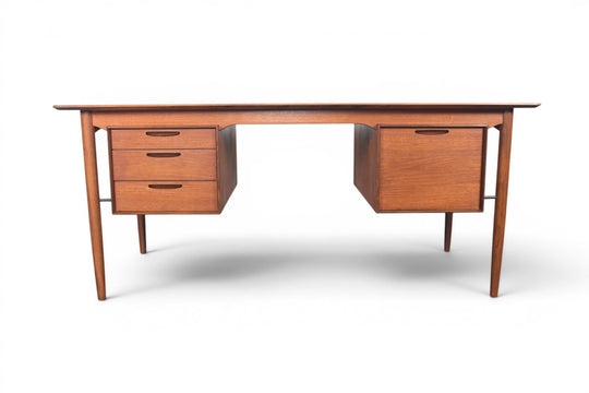 IB KOFOD LARSEN EXECUTIVE WRITING DESK IN TEAK
