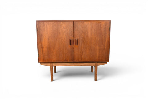 Børge Mogensen teak and oak cupboard credenza, front view, 1960s Danish modern, Søborg Møbelfabrik