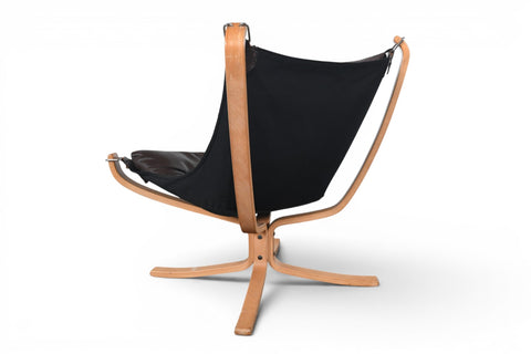 Mid-century Scandinavian lounge chairs by Sigurd Ressell for Vatne Møbler, seat height detail