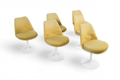 Knoll Tulip dining chairs by Eero Saarinen, powder-coated pedestal base detail
