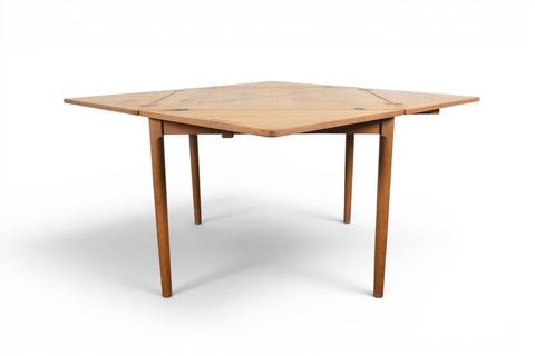Slagelse Møbelværk Danish modern oak table, fully extended to 50 inches wide