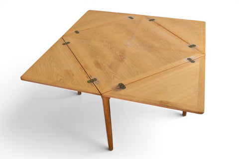 Danish modern oak card table with triangular leaves, restored condition, close-up